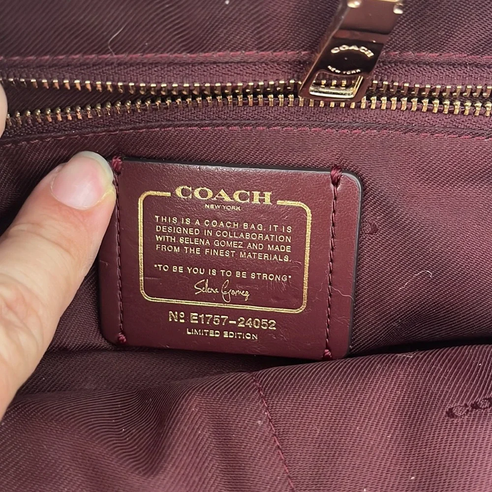 Coach Selena grace bag Selena comes‎ collab with coach